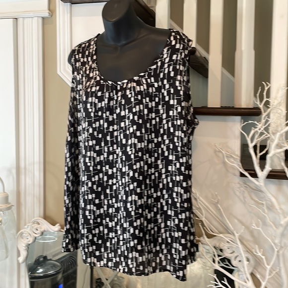 George Plus 2X Fabulous Tank Top Loose & Flattering - Picture 3 of 8